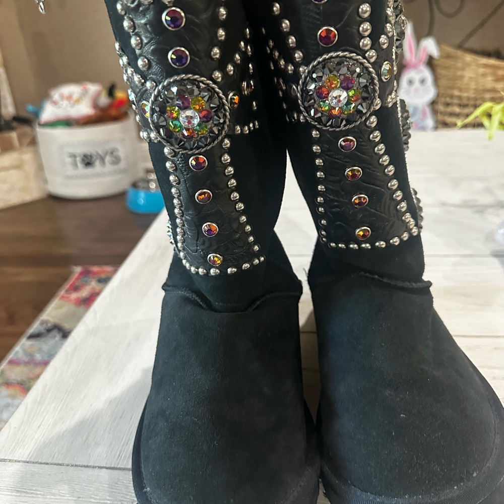 UGG Black Classic Ankle Boots - Suede Back Logo